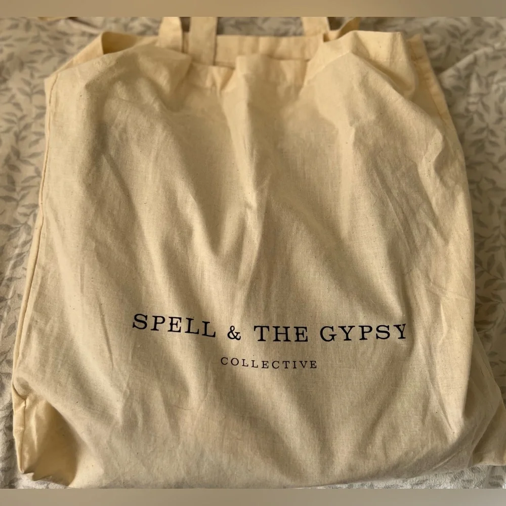 Spell & The Gypsy Collective Zephyr Patchwork Saddle Bag. - Picture 5 of 16